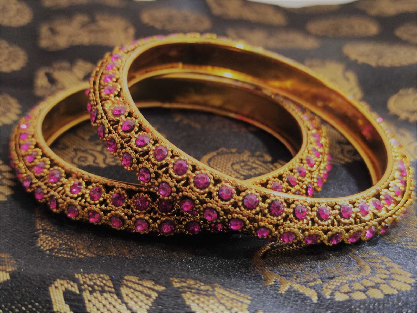 Antique Light Pink stone Bangle Antique Light Pink stone Bangle