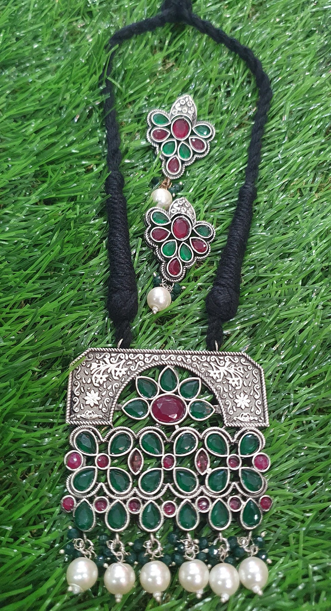 Green & Pink Stones With Pearl Silver Oxidised Necklace Green & Pink Stones With Pearl Silver Oxidised Necklace