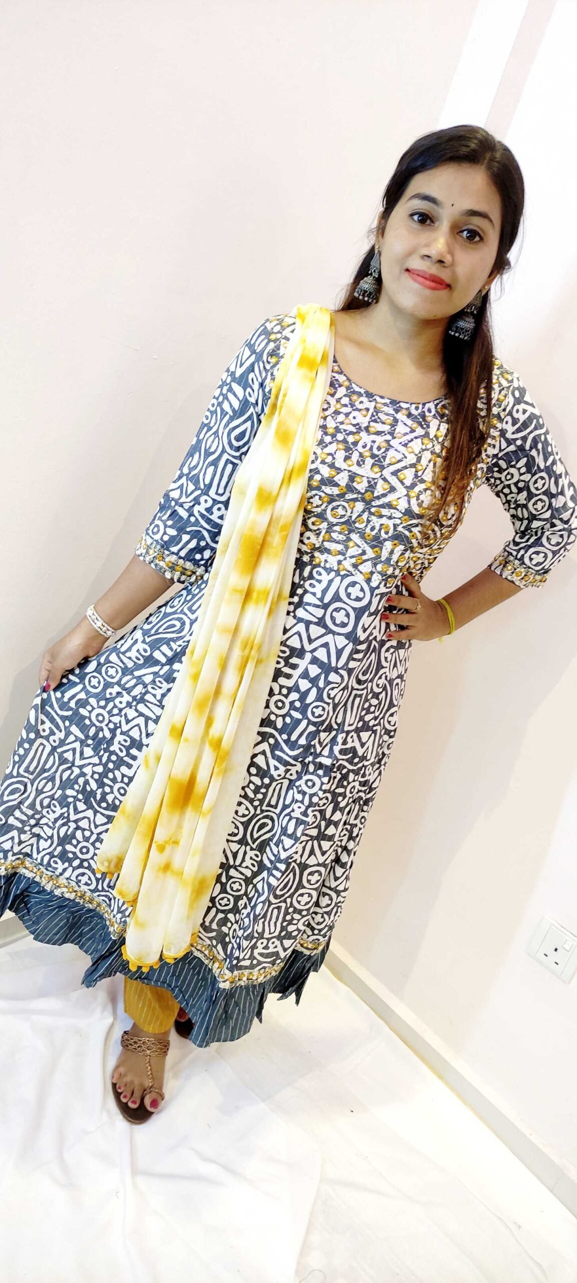 Grey and Yellow Ready-Made Shalwar Suit Grey and Yellow Ready-Made Shalwar Suit - Image 4