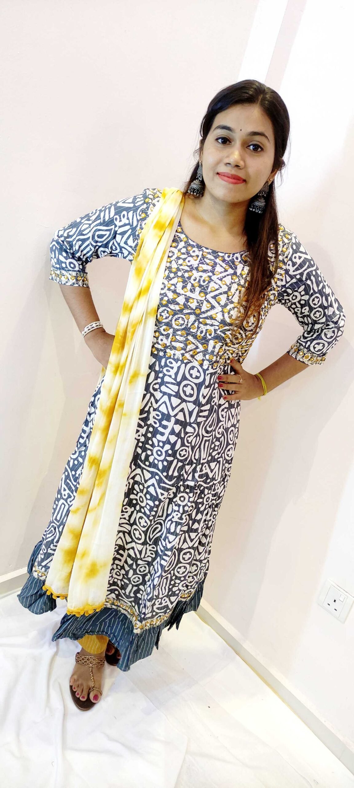 Grey and Yellow Ready-Made Shalwar Suit Grey and Yellow Ready-Made Shalwar Suit - Image 5