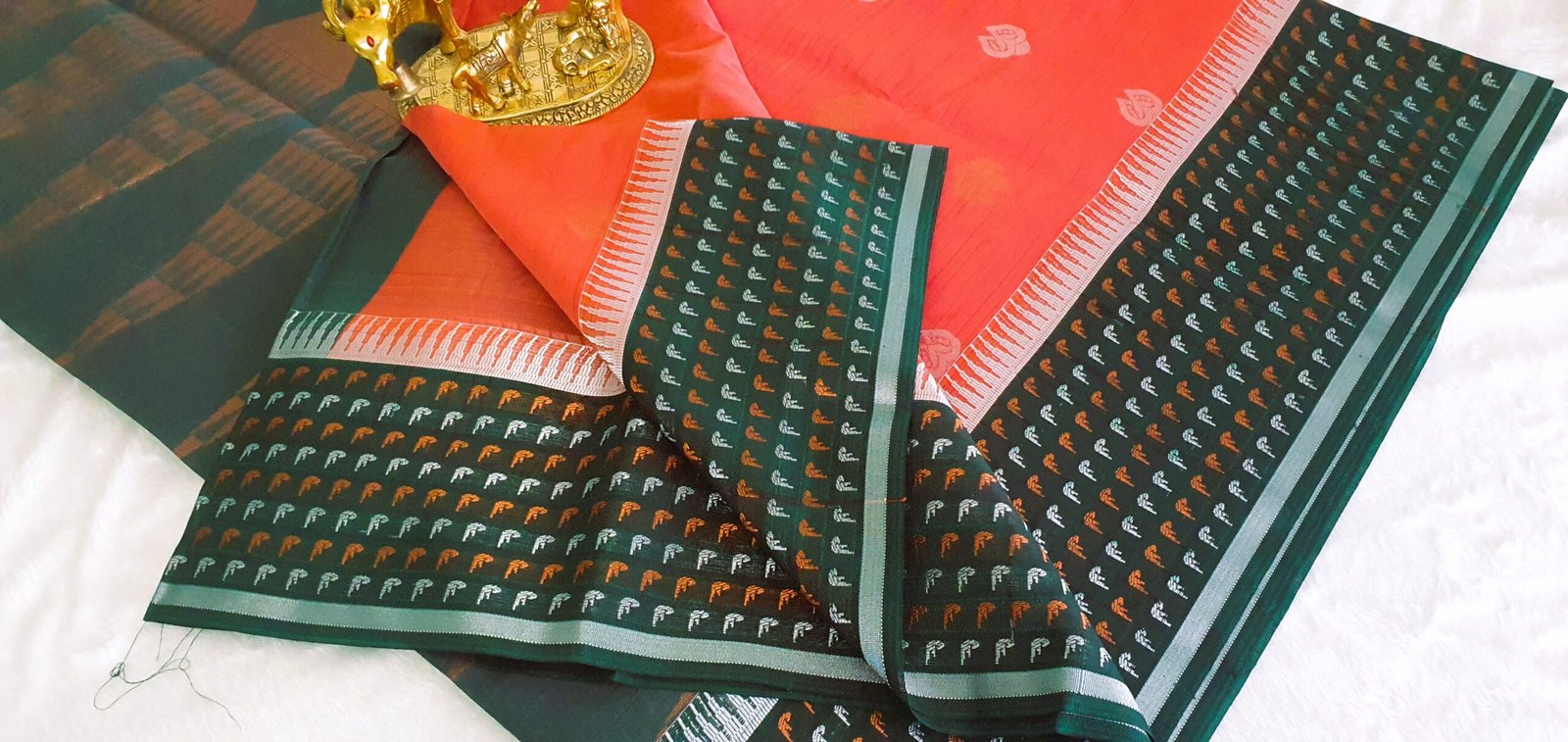 Orange and Dark Green Silk Cotton Saree - Image 4