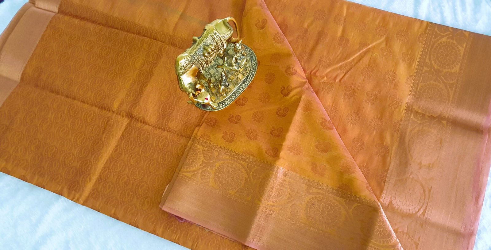 Golden Yellow and Gold Silk Cotton Saree Golden Yellow and Gold Silk Cotton Saree - Image 4