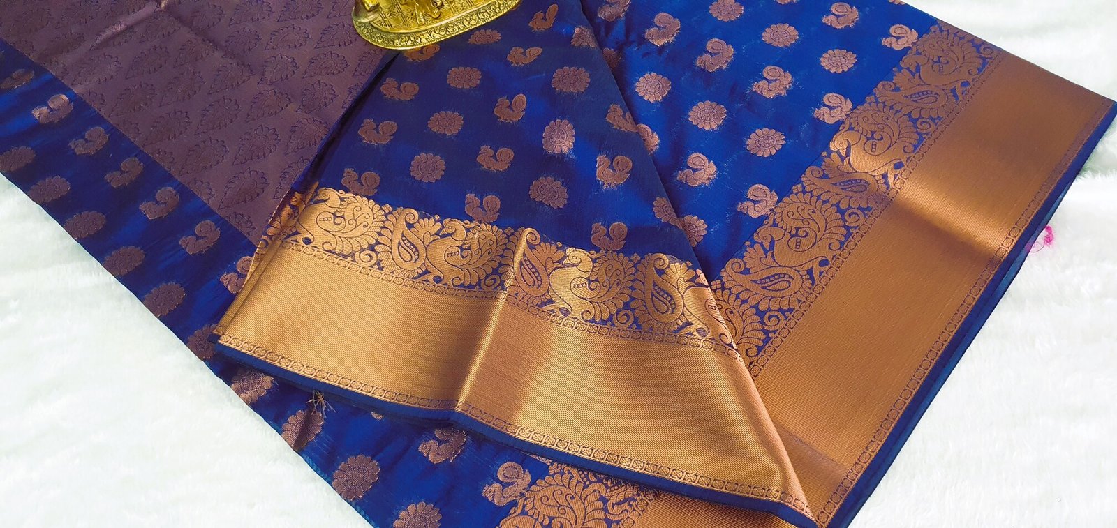 Royal Blue and Gold Silk Cotton Saree Royal Blue and Gold Silk Cotton Saree - Image 3