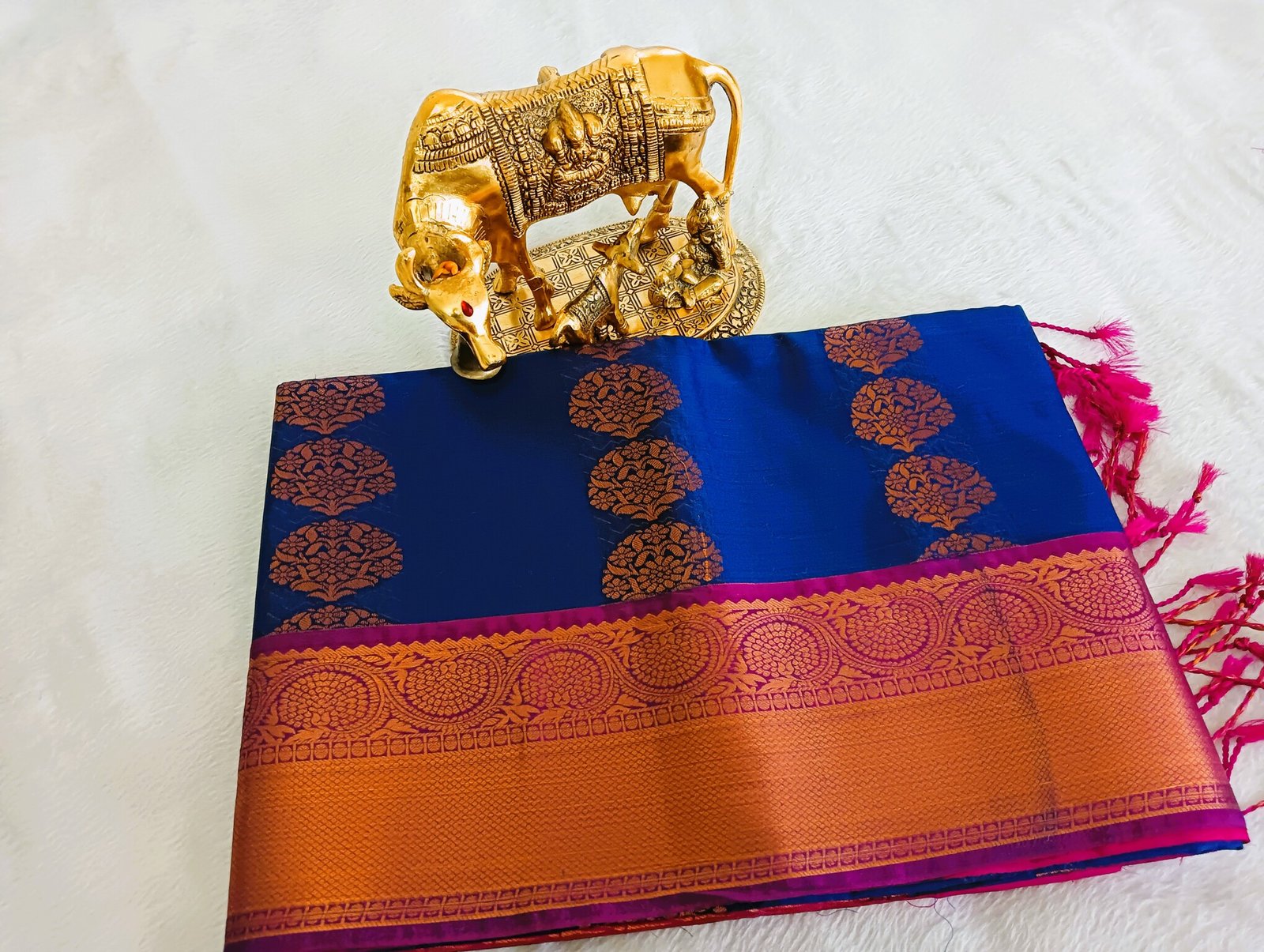 Royal Blue and Dark Pink Semi Silk Saree - Image 3