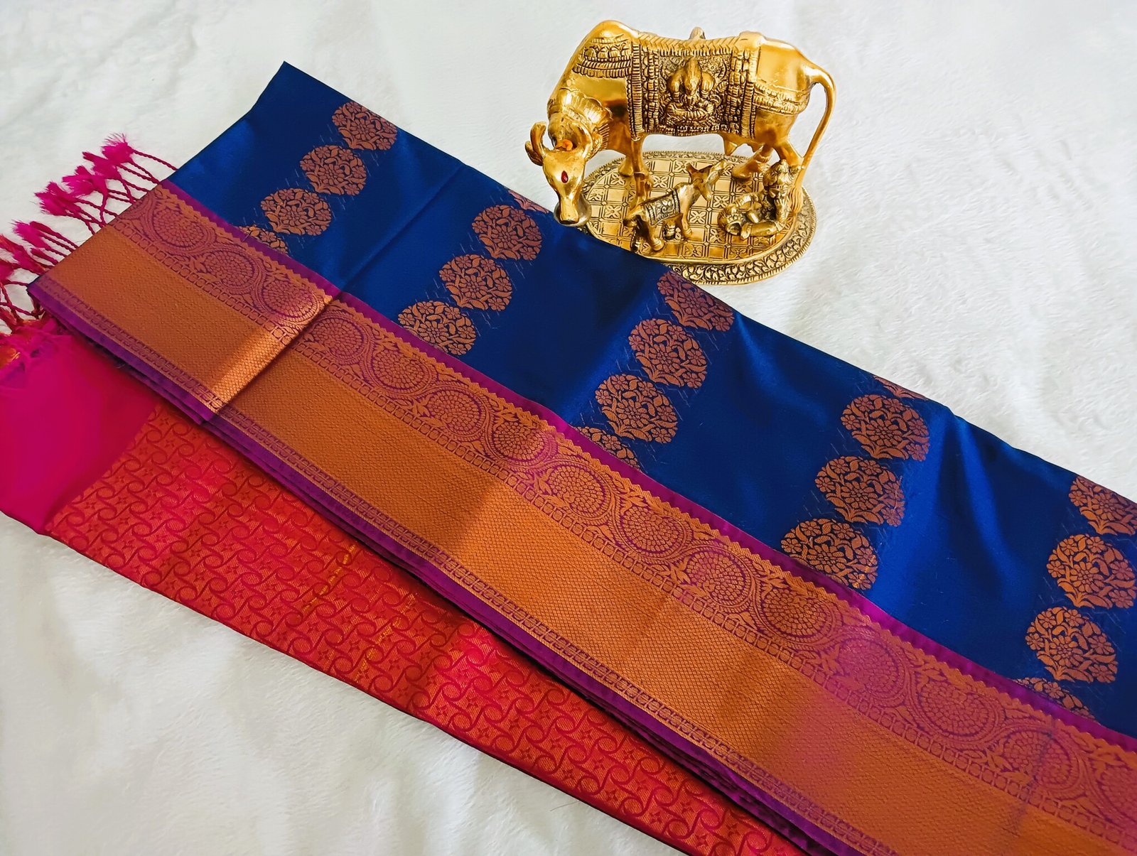 Royal Blue and Dark Pink Semi Silk Saree - Image 6