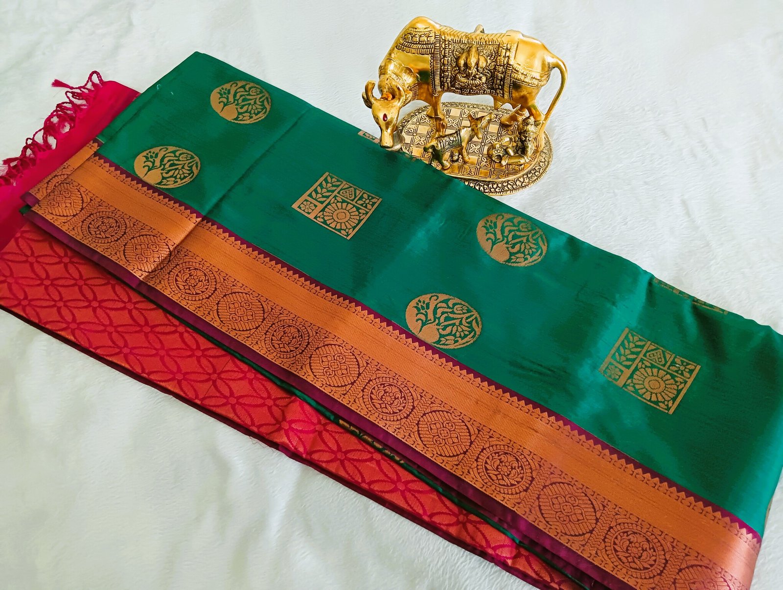 Peacock Green and Dark Pink Semi Silk Saree Peacock Green and Dark Pink Semi Silk Saree - Image 5