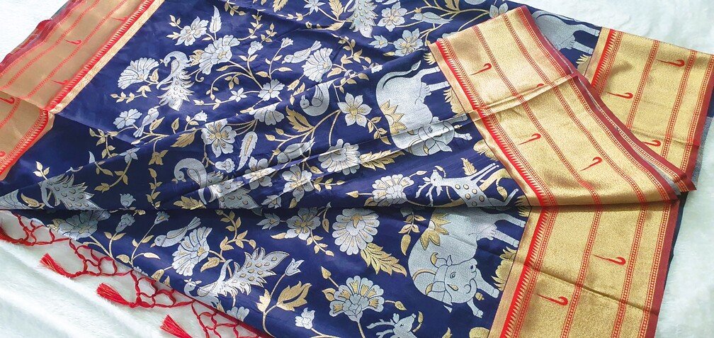 Navyblue and Silver Vanasingaram Fancy Silk Saree - Image 3