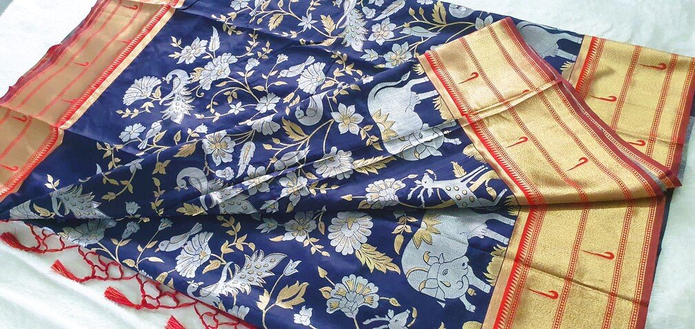 Navyblue and Silver Vanasingaram Fancy Silk Saree - Image 4
