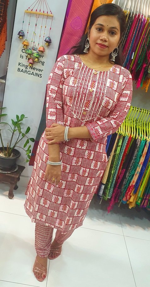 Red and White Colour Casual Women Kurthi Top With Pant