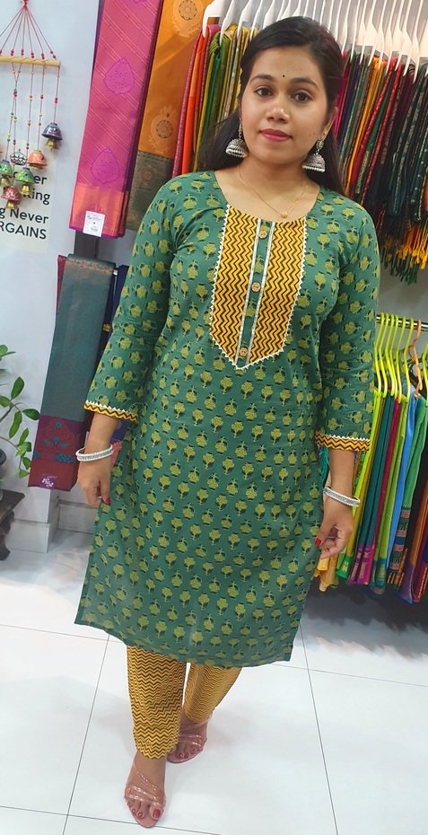 Green and Yellow Colour Casual Women Kurthi Top With Pant - Image 3