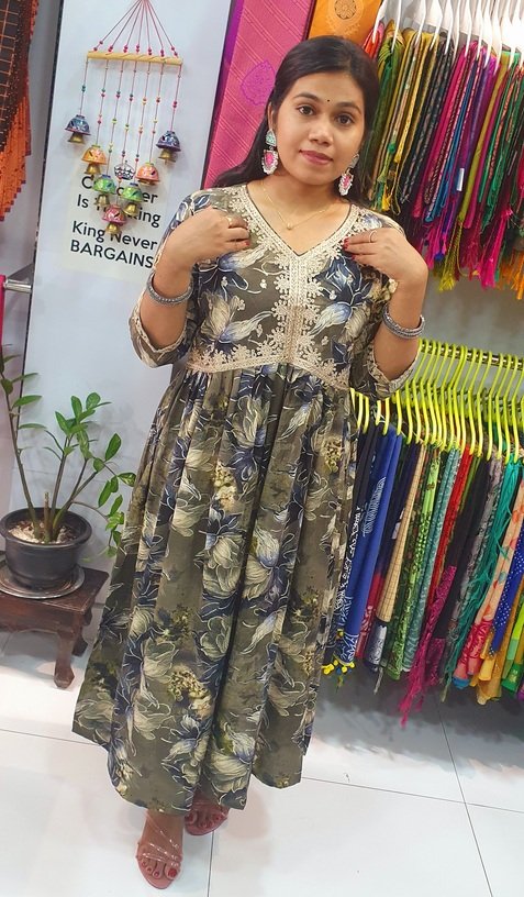 Navy Blue and Green Colour Mixed Alya Cut Kurthi - Image 5