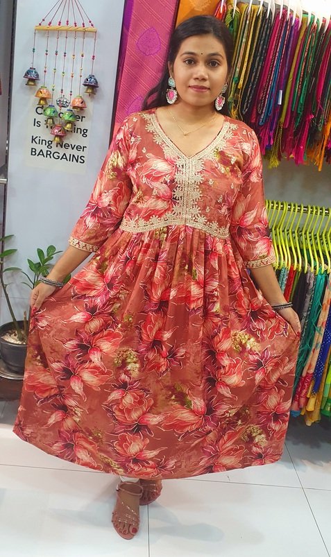 Pink and Red Colour Mixed Alya Cut Kurthi - Image 2