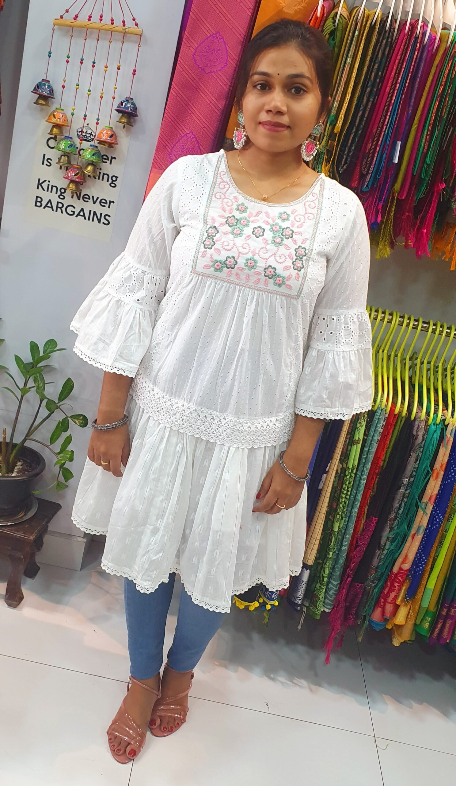 White Colour Short Kurthi White Colour Short Kurthi