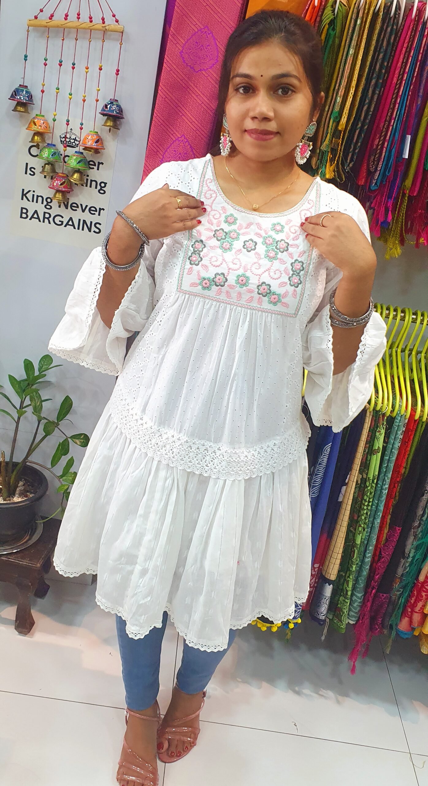 White Colour Short Kurthi White Colour Short Kurthi - Image 5