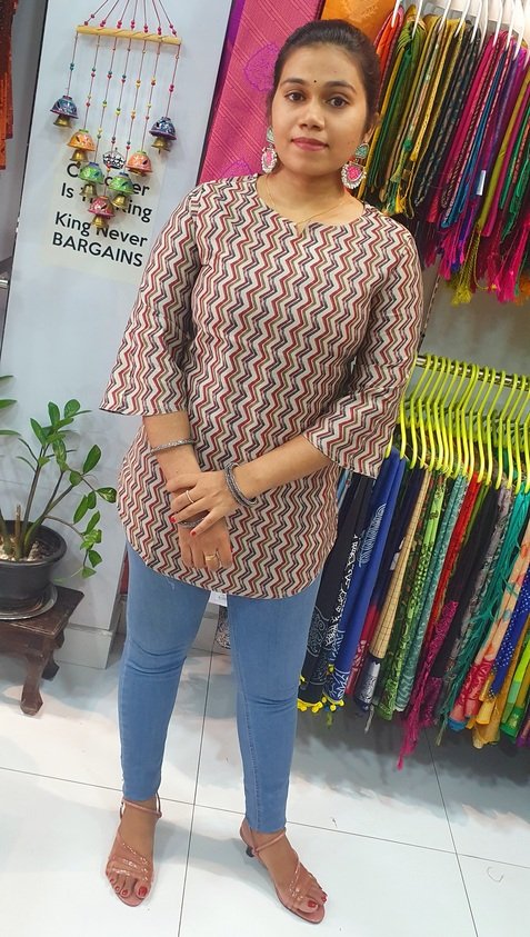 Brown and Grey Colour Short Kurthi Brown and Grey Colour Short Kurthi - Image 5