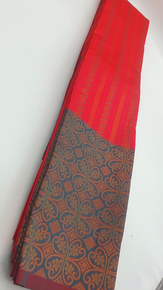 Floral Designer Pink and Green and Gold Big Border Semi Silk Saree - Image 2