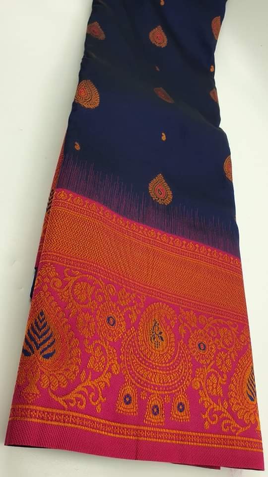 Floral Designer Navy Blue and Pink Big Border Semi Silk Saree - Image 3