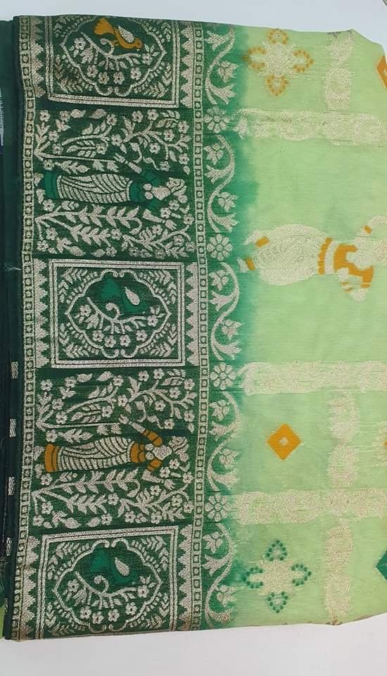 Apple Green & Dark Green Colour Premium Dancing Women's designer Banarasi Silk Saree Apple Green & Dark Green Colour Premium Dancing Women's designer Banarasi Silk Saree