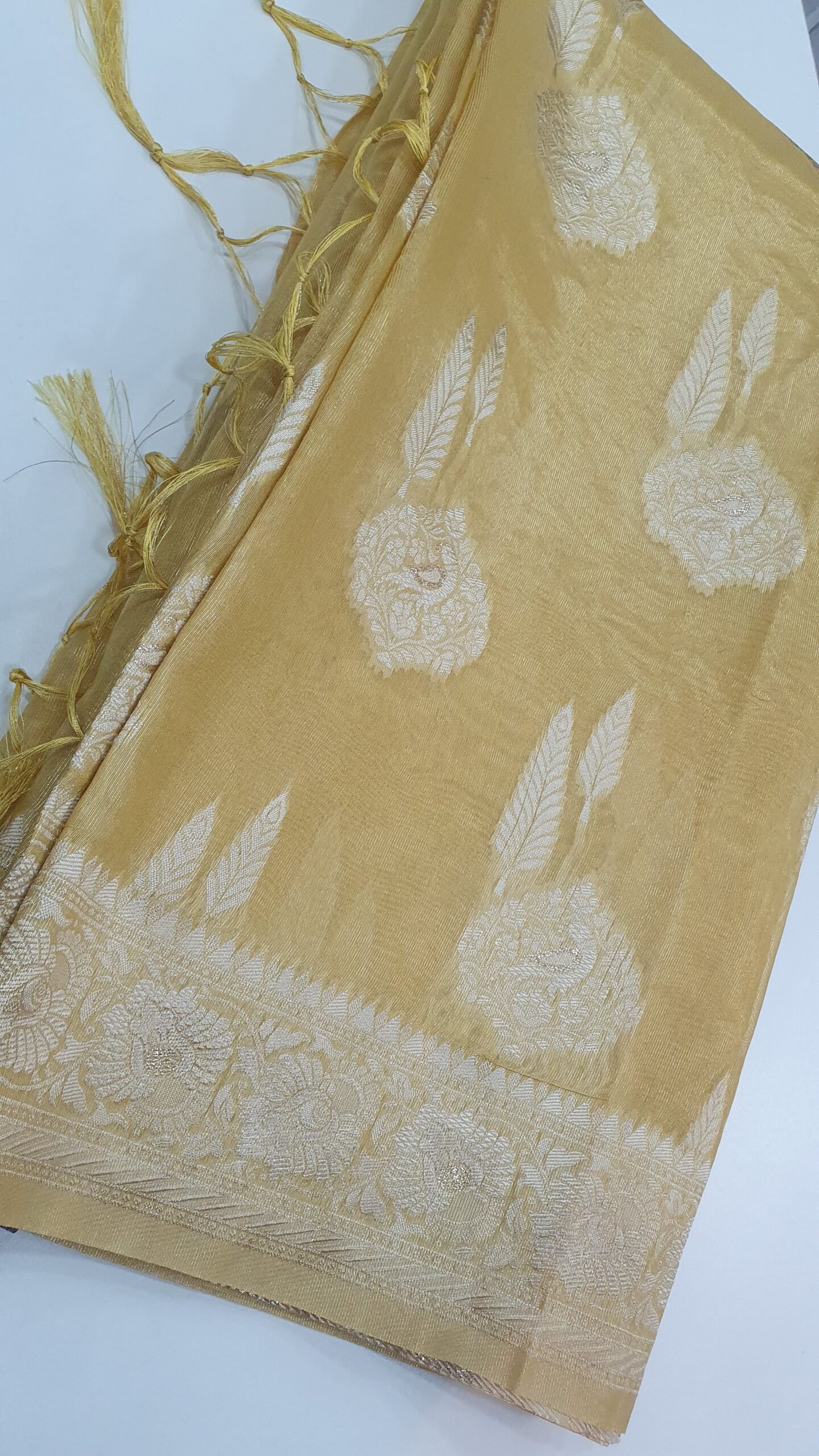 Lime Yellow Colour Premium Banarasi Silk Cotton Saree - Image 3