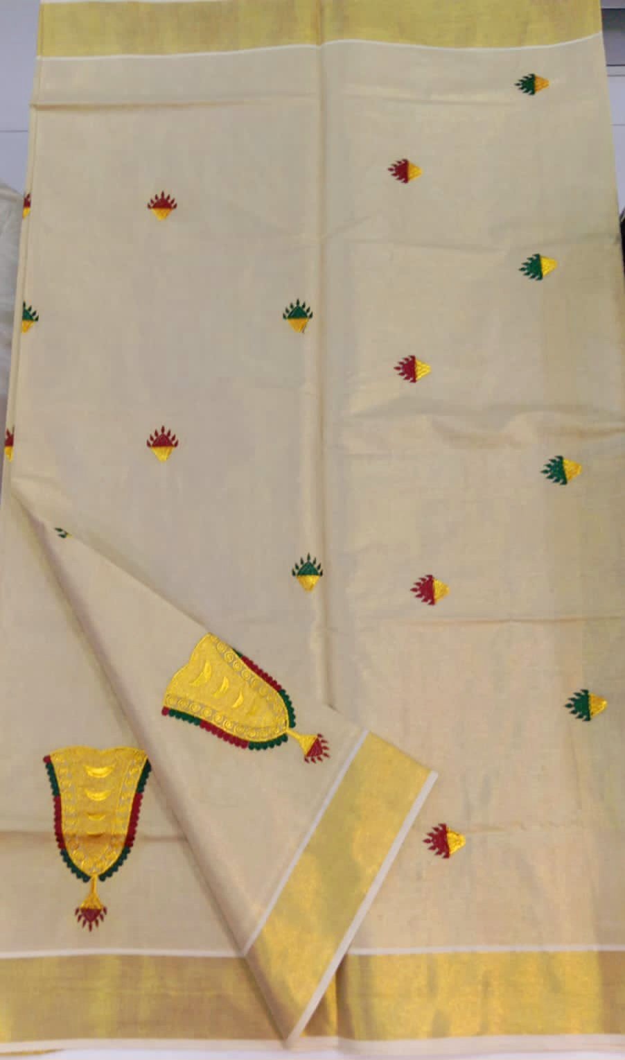 Floral Designer Kerala Tissue Silk Saree Floral Designer Kerala Tissue Silk Saree - Image 6