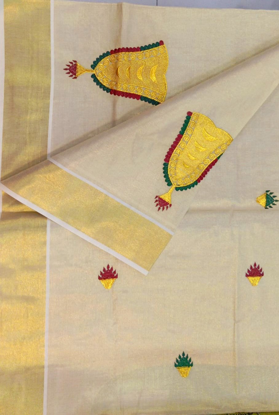 Floral Designer Kerala Tissue Silk Saree Floral Designer Kerala Tissue Silk Saree - Image 4