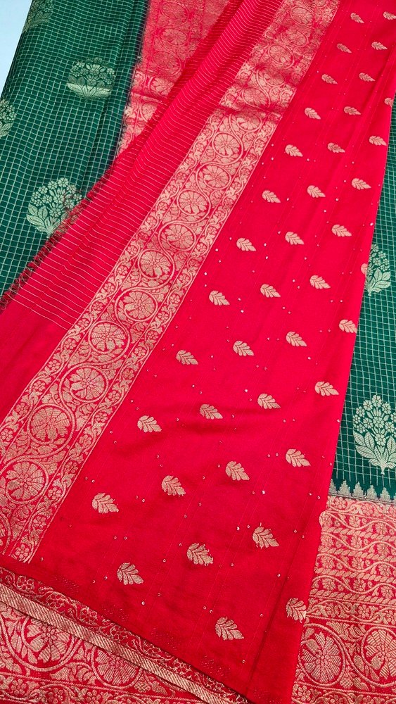 Green and Red Colour Premium Banarasi Semi Silk Saree - Image 6