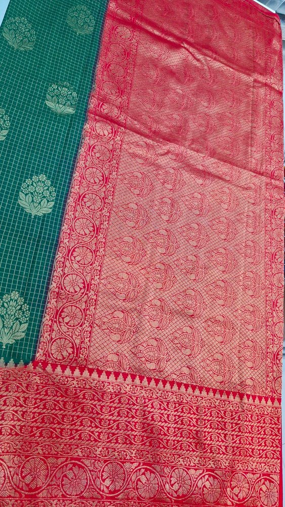 Green and Red Colour Premium Banarasi Semi Silk Saree - Image 3