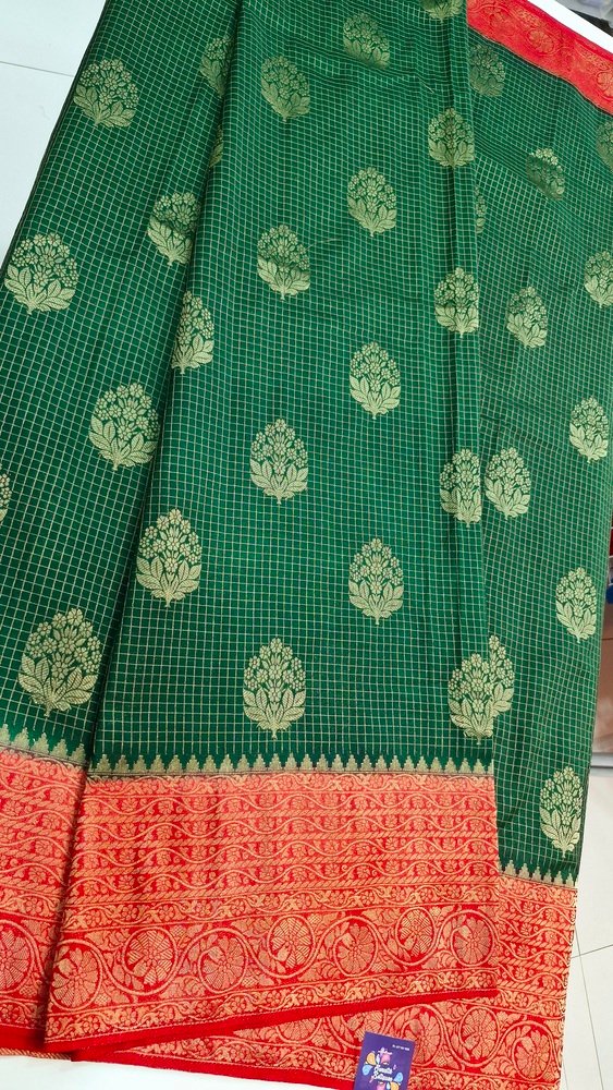 Green and Red Colour Premium Banarasi Semi Silk Saree - Image 2