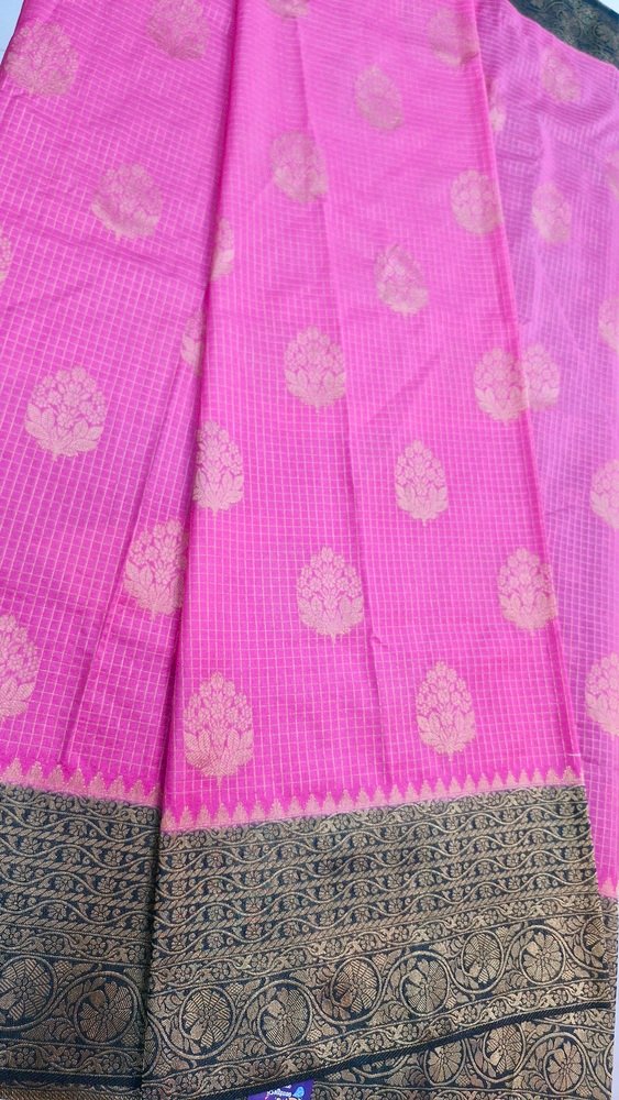 Light Pink and Green Colour Premium Banarasi Semi Silk Saree Light Pink and Green Colour Premium Banarasi Semi Silk Saree - Image 4