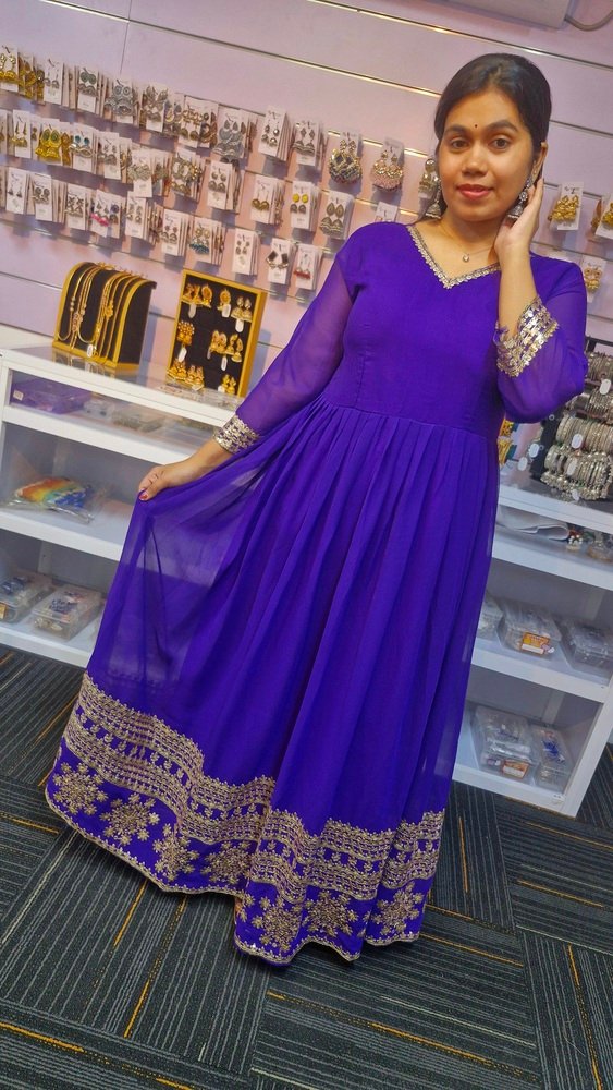 Beautiful Faux Georgette Ready Made Gown - Image 5