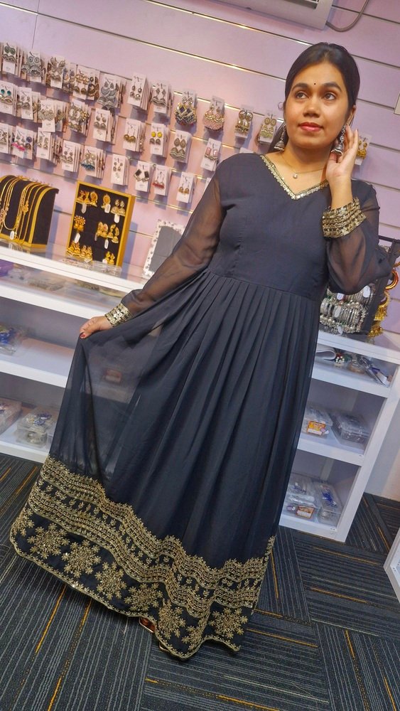 Beautiful Faux Georgette Ready Made Gown - Image 8