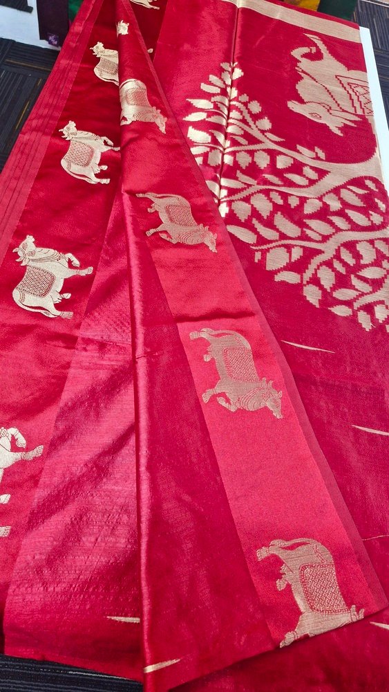Premium Red Colour Pichwai Tussur Silk Saree - Image 3