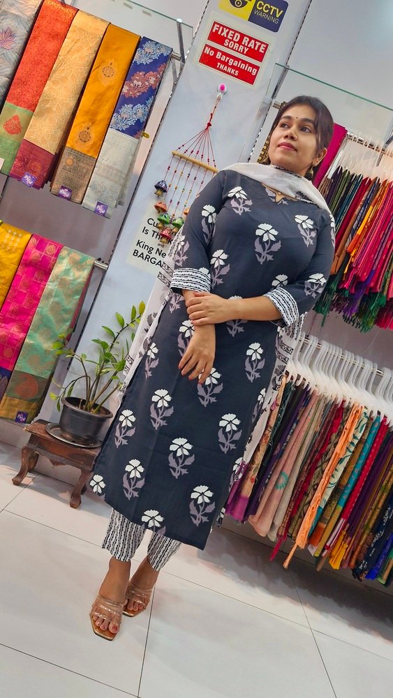 Premium Black and White Colour Soft Cotton Ready Made Shalwar Suit Premium Black and White Colour Soft Cotton Ready Made Shalwar Suit - Image 8