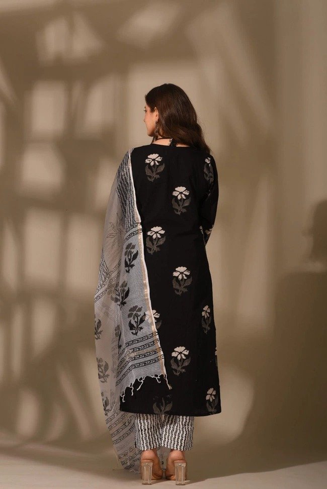 Premium Black and White Colour Soft Cotton Ready Made Shalwar Suit Premium Black and White Colour Soft Cotton Ready Made Shalwar Suit - Image 3
