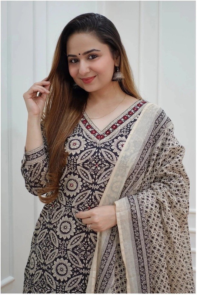 Premium Beige and Black Soft Cotton Ready Made Shalwar Suit - Image 5