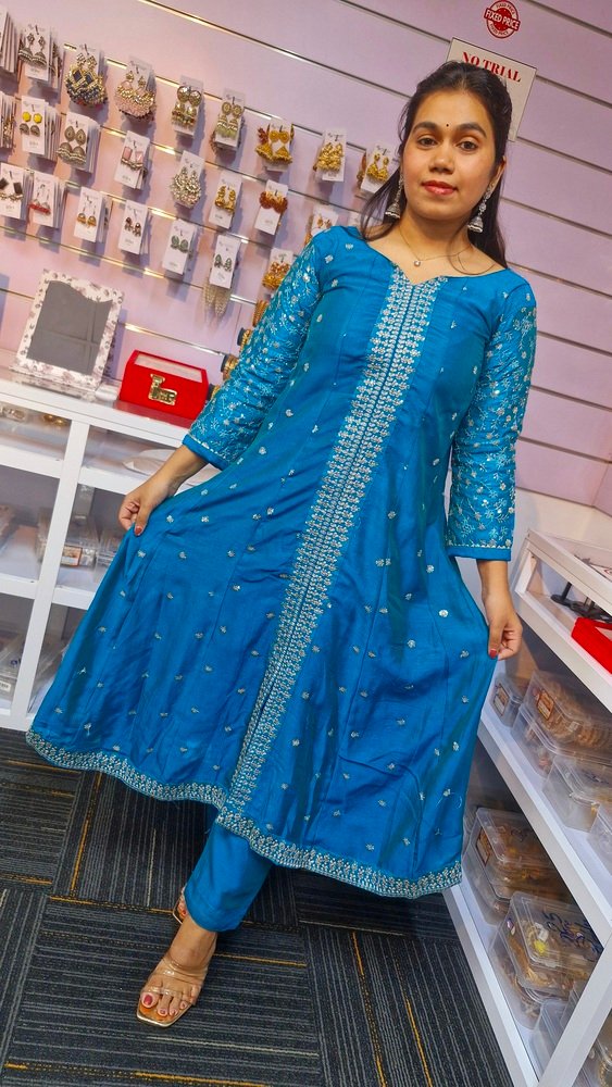Blue Colour Ready Made Shalwar Suit Blue Colour Ready Made Shalwar Suit - Image 3
