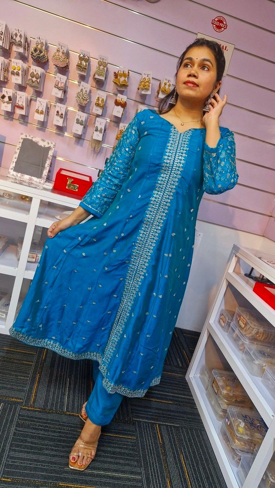 Blue Colour Ready Made Shalwar Suit Blue Colour Ready Made Shalwar Suit - Image 6