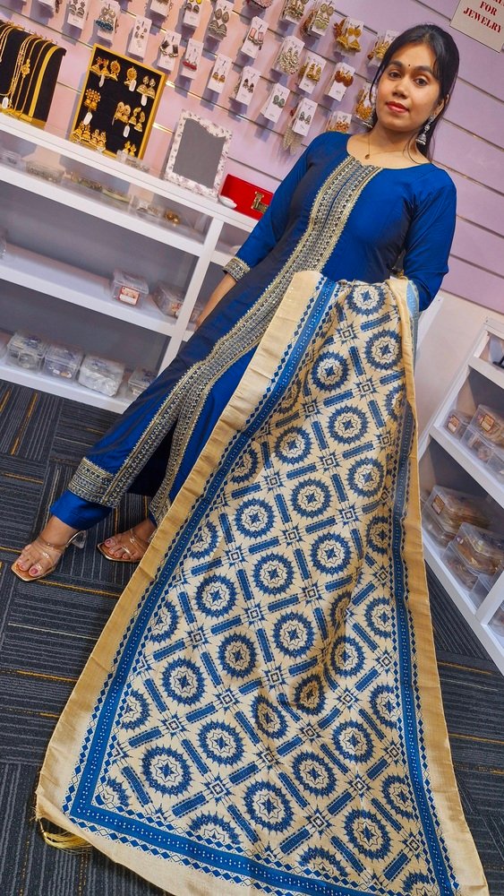 Blue and Butter colour Ready Made Shalwar Suit - Image 5