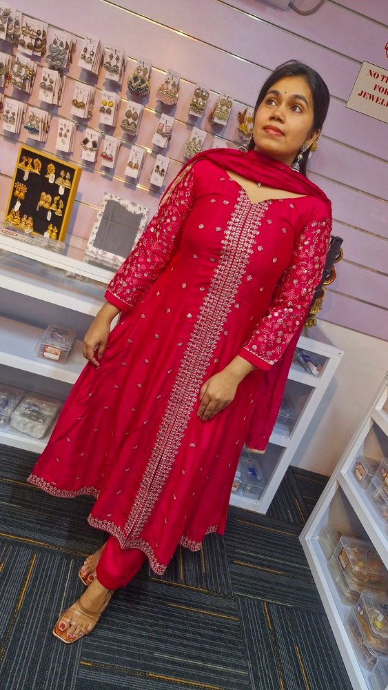 Pink Colour Ready Made Shalwar Suit - Image 3