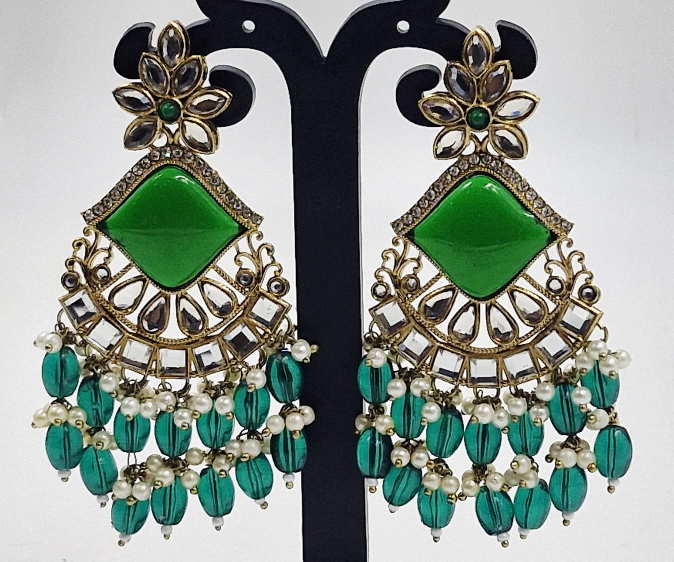 Green Colour Kundan Earrings - Image 3