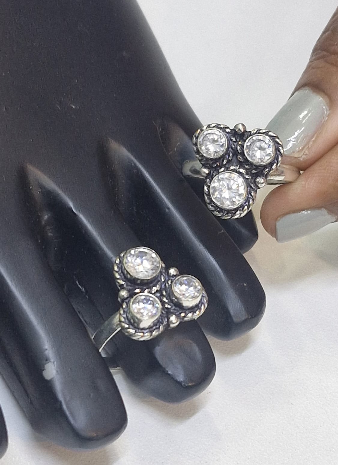 White Stone Designer Oxidised Toe Rings