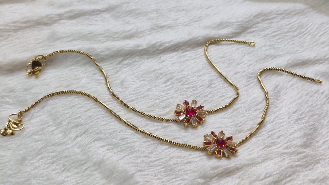 Flower Designer Premium Antique Gold Chain Type Anklet Flower Designer Premium Antique Gold Chain Type Anklet
