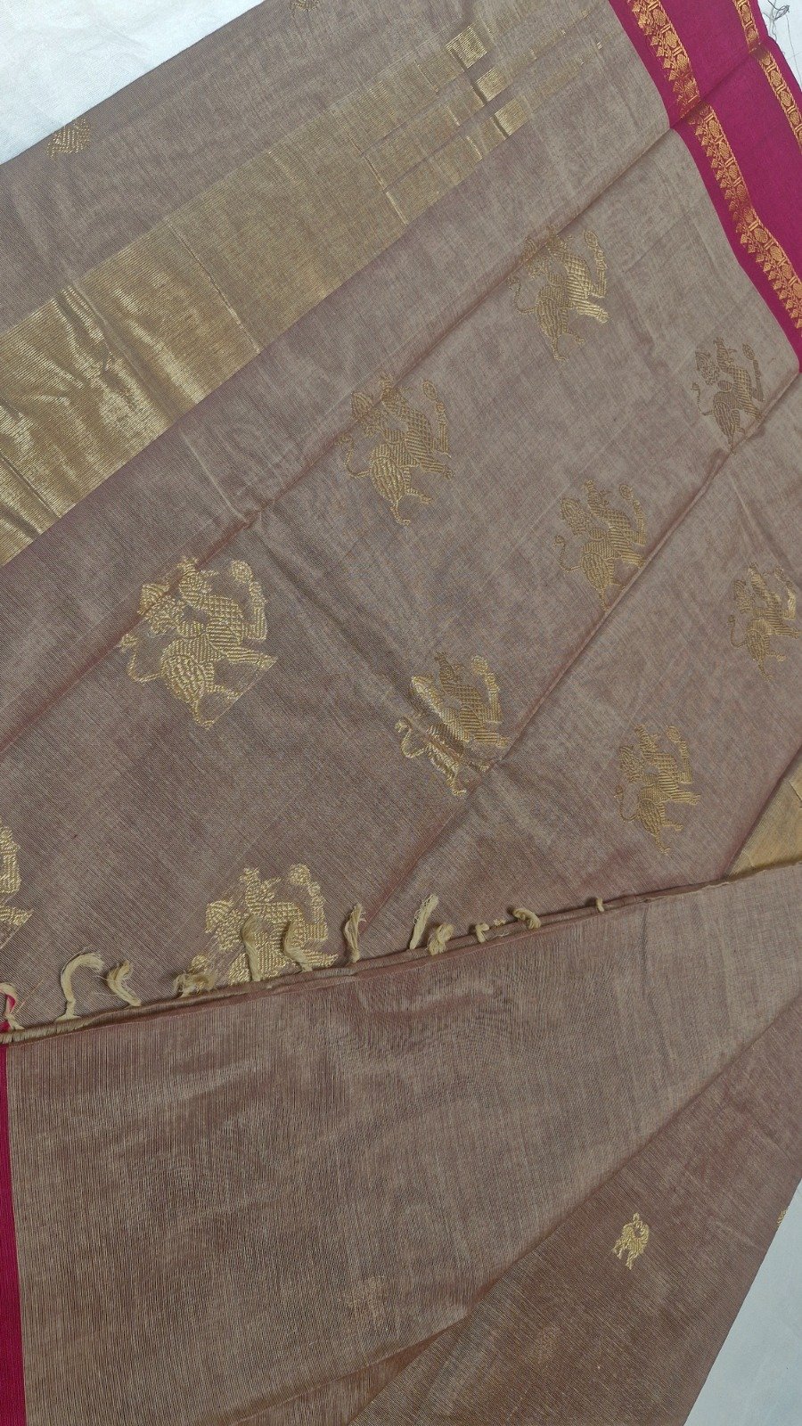 Premium Mushroom Taupe With Deep Rani Pink Antique Gold Zari Border Kanchi Cotton Saree with Rich Pallu Premium Mushroom Taupe With Deep Rani Pink Antique Gold Zari Border Kanchi Cotton Saree with Rich Pallu - Image 6