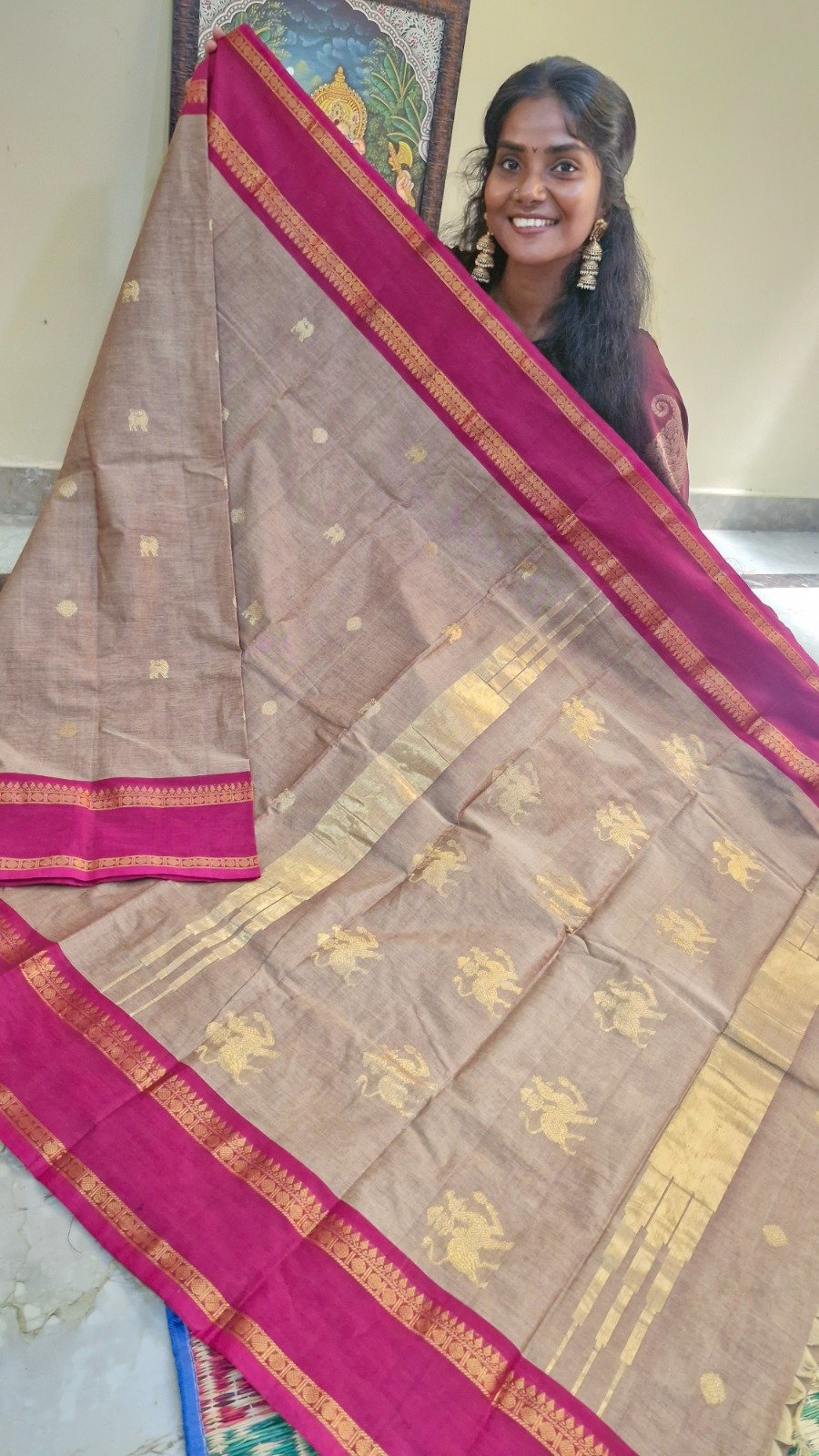 Premium Mushroom Taupe With Deep Rani Pink Antique Gold Zari Border Kanchi Cotton Saree with Rich Pallu Premium Mushroom Taupe With Deep Rani Pink Antique Gold Zari Border Kanchi Cotton Saree with Rich Pallu - Image 8