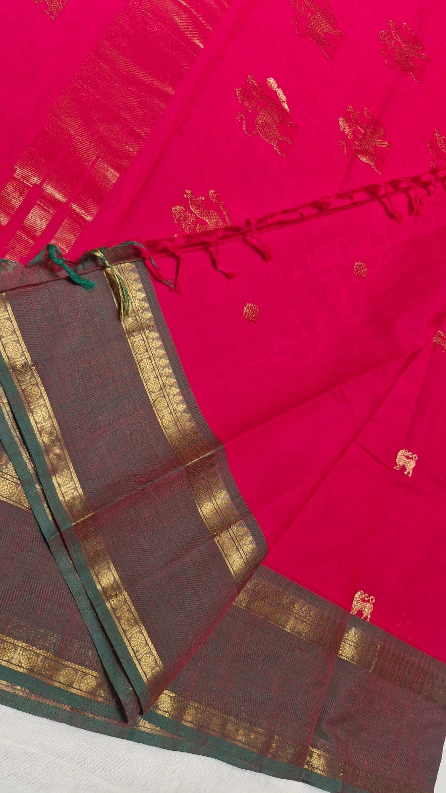 Premium Vivid Rani Pink With Dark Bottle Green Border Kanchi Cotton Saree with Rich Pallu Premium Vivid Rani Pink With Dark Bottle Green Border Kanchi Cotton Saree with Rich Pallu - Image 7