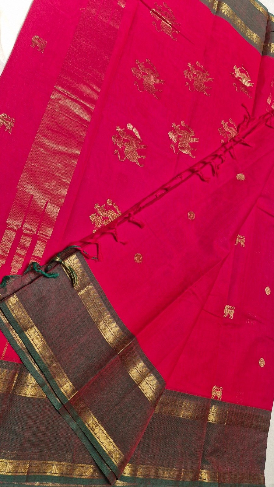 Premium Vivid Rani Pink With Dark Bottle Green Border Kanchi Cotton Saree with Rich Pallu Premium Vivid Rani Pink With Dark Bottle Green Border Kanchi Cotton Saree with Rich Pallu - Image 6