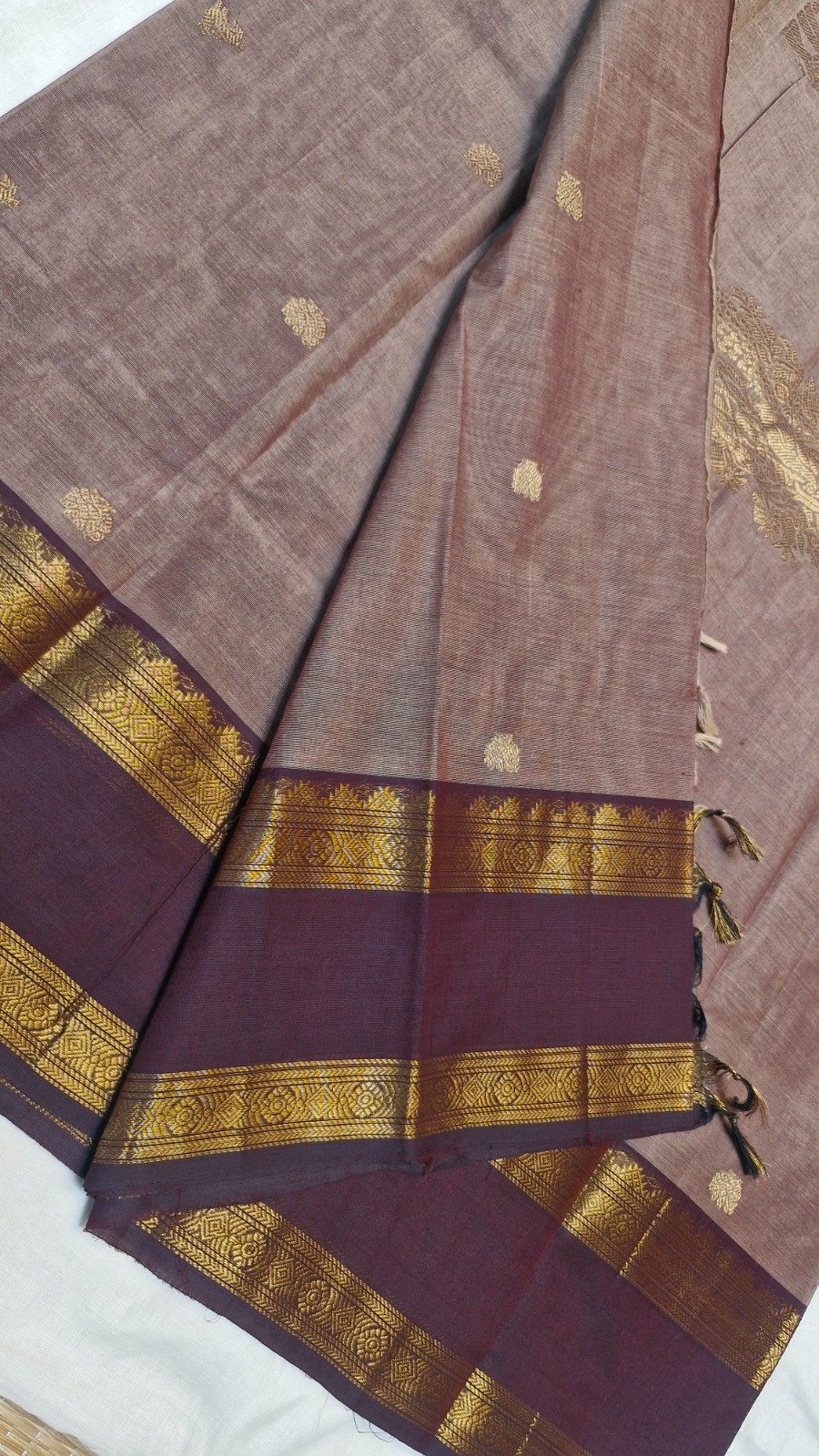 Dusty Mocha Taupe with Deep Chocolate Brown and Antique Gold Zari Border Premium Kanchi Cotton Saree with Rich Pallu Dusty Mocha Taupe with Deep Chocolate Brown and Antique Gold Zari Border Premium Kanchi Cotton Saree with Rich Pallu - Image 5