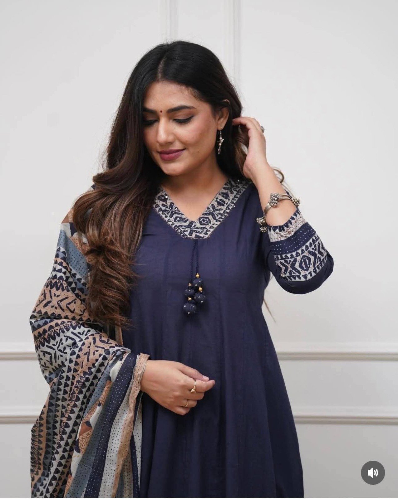 Floral Designer Navy Blue And White Ready Made Shalwar Suit Floral Designer Navy Blue And White Ready Made Shalwar Suit - Image 2