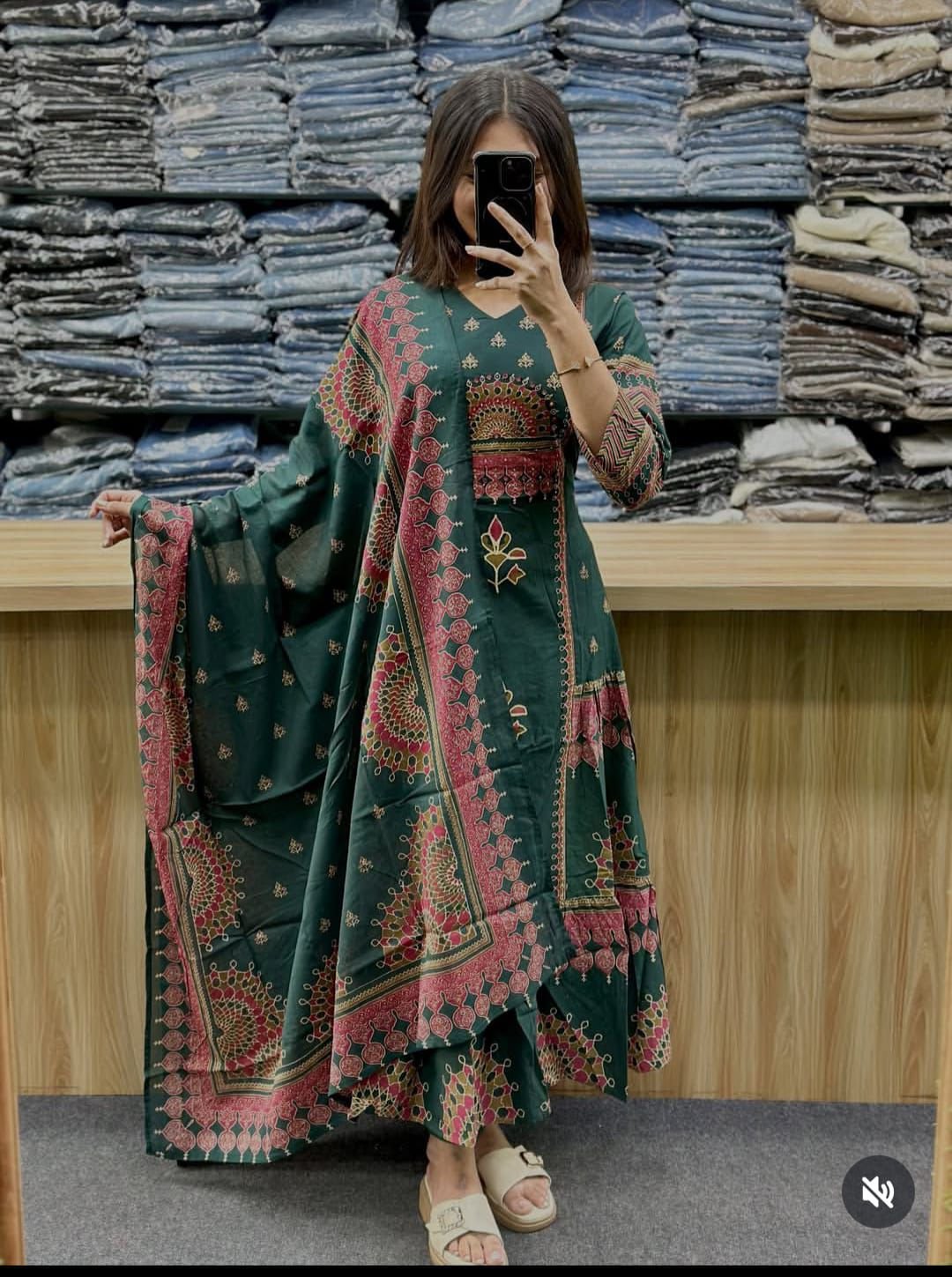 Floral Designer Dark Green Ready Made Shalwar Suit Floral Designer Dark Green Ready Made Shalwar Suit - Image 9