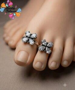 Flower Designer White Stone Oxidised Toe Rings